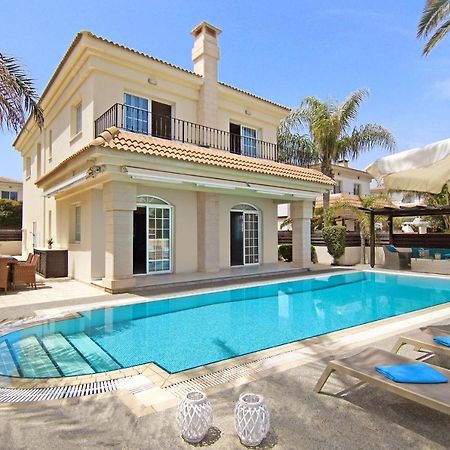 Villa Oceania - Beachfront Paralimni Exterior photo