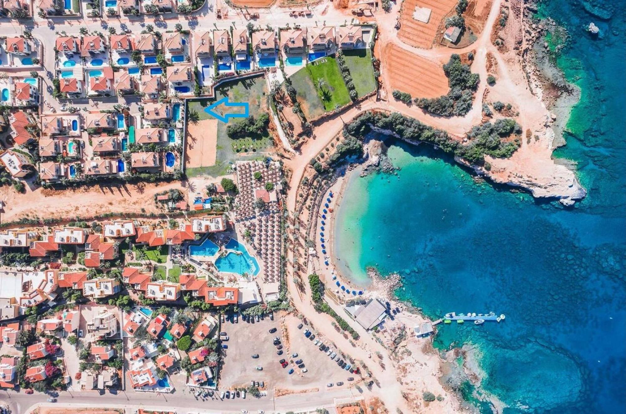 Villa Oceania - Beachfront Paralimni Exterior photo