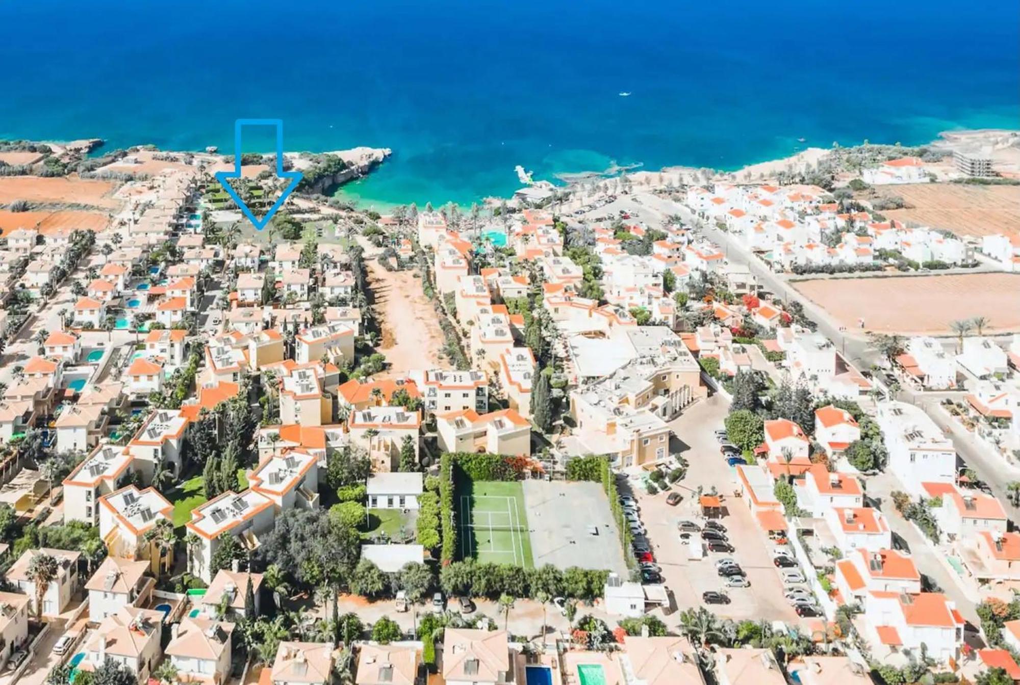 Villa Oceania - Beachfront Paralimni Exterior photo